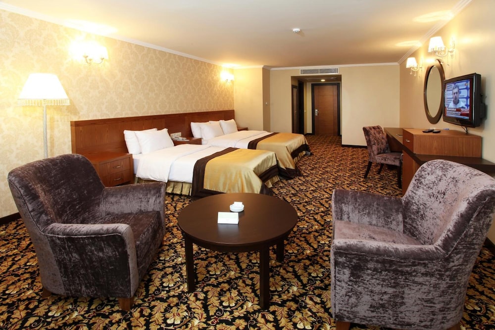 Arya Hotel Rezervasyon