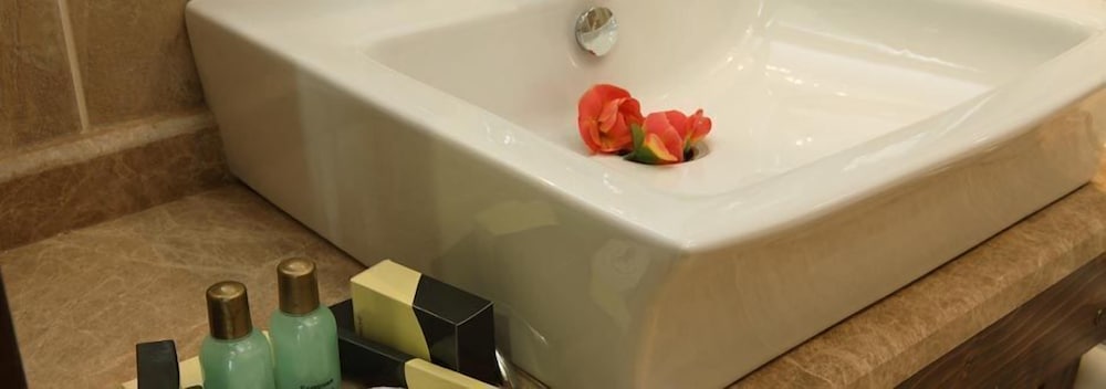 Double Royal Hotel Rezervasyon