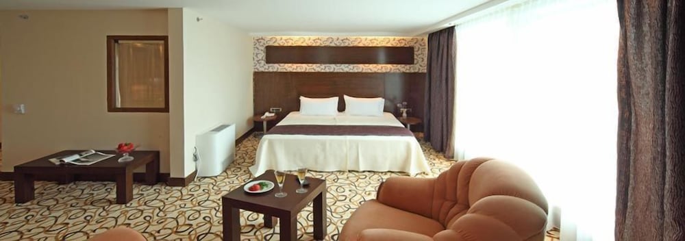 Double Royal Hotel Rezervasyon