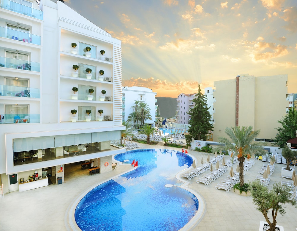 Blue Bay Platinum Rezervasyon