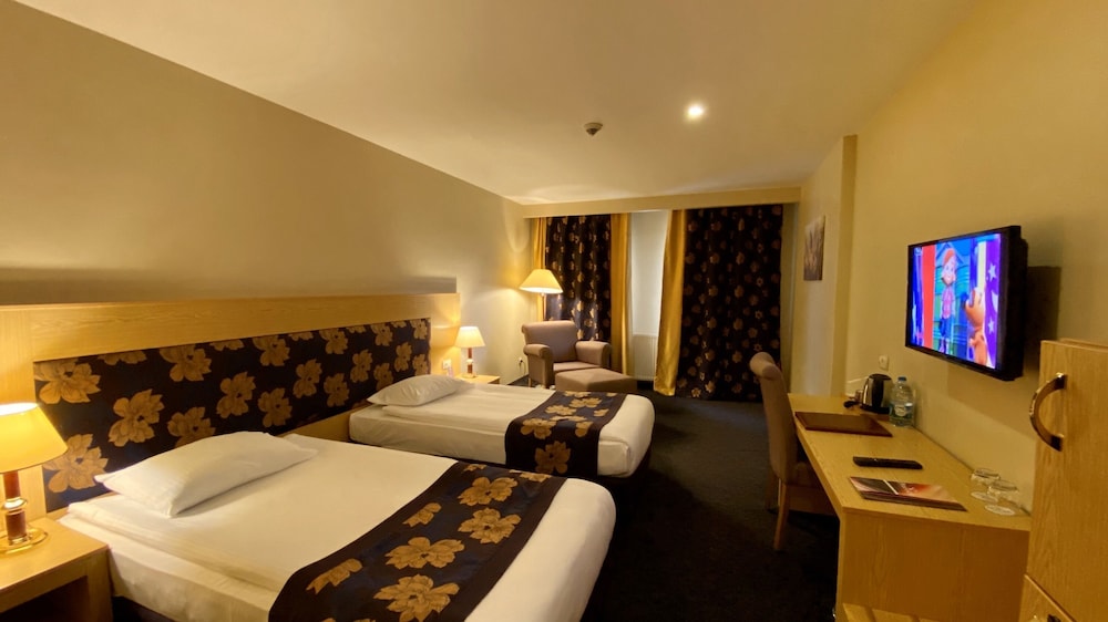 Perissia Hotel & Convention Center Rezervasyon