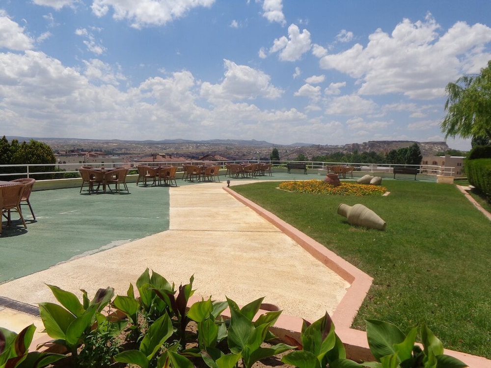 Perissia Hotel & Convention Center Rezervasyon