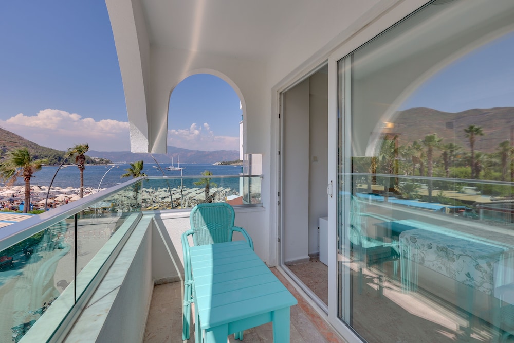 Contess by Faros Hotel Rezervasyon