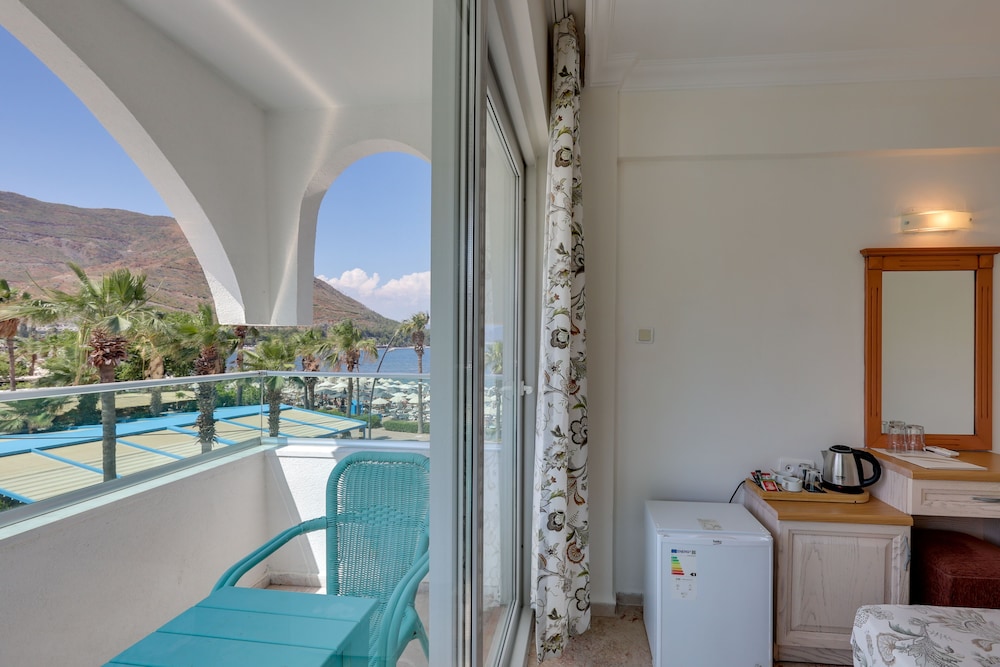 Contess by Faros Hotel Rezervasyon