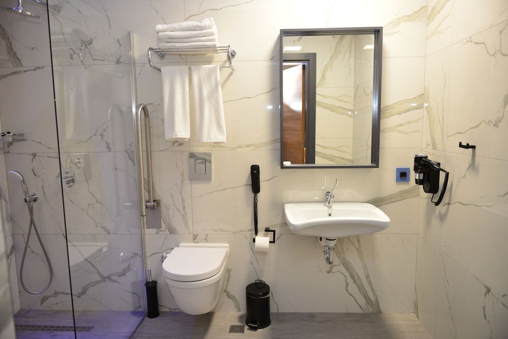 Oasis Hotel & Apartments Rezervasyon