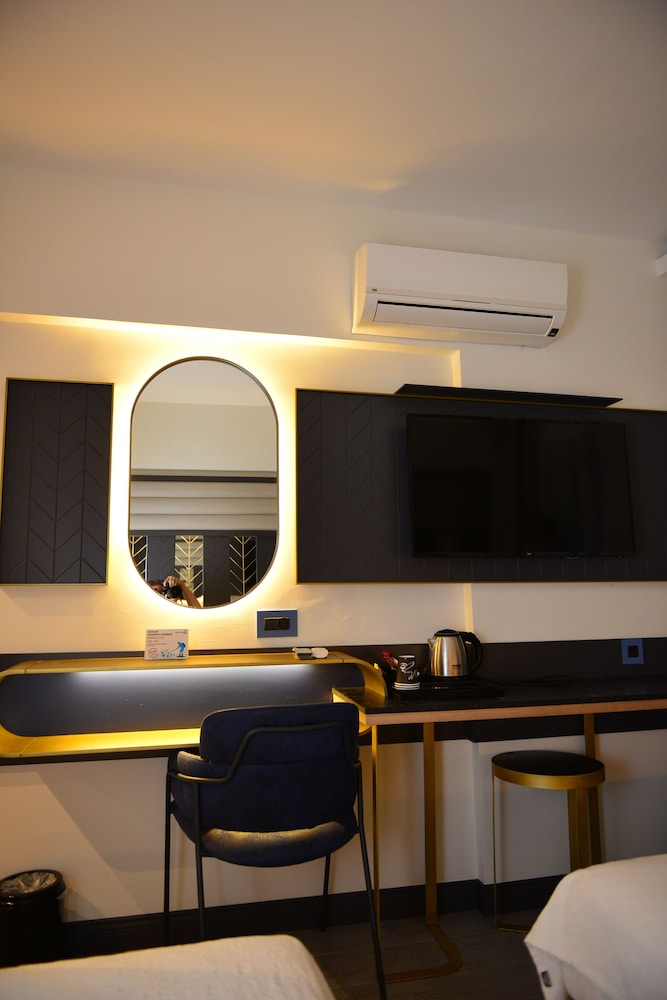 Oasis Hotel & Apartments Rezervasyon