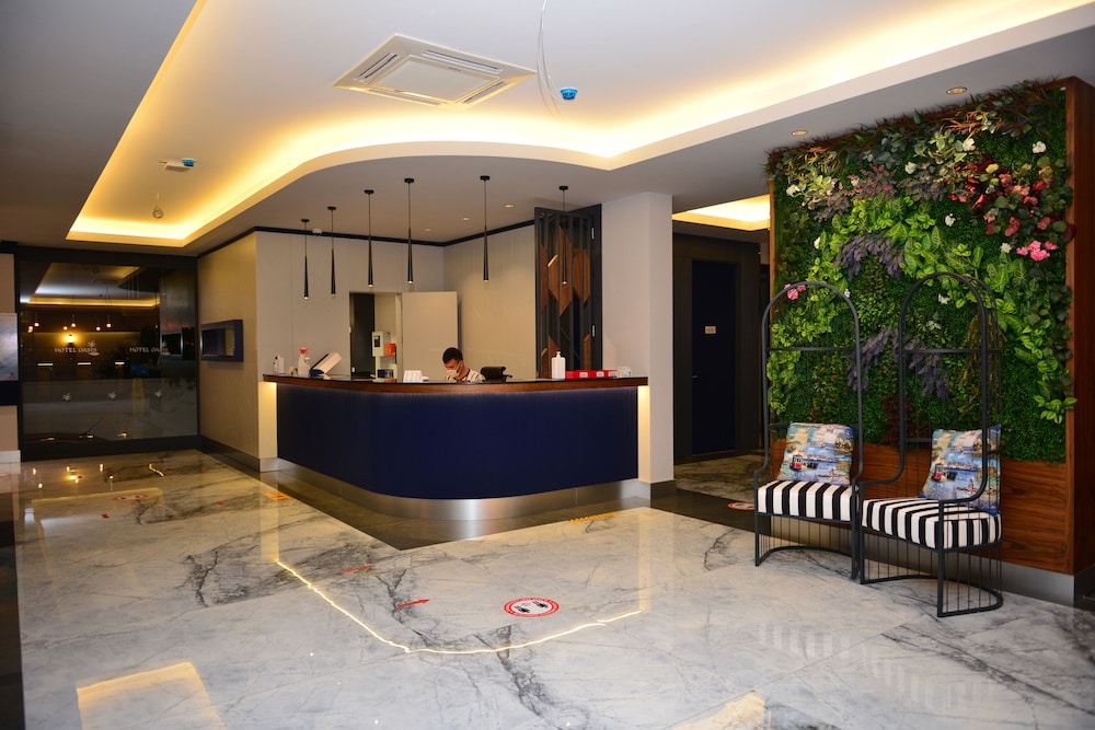 Oasis Hotel & Apartments Rezervasyon