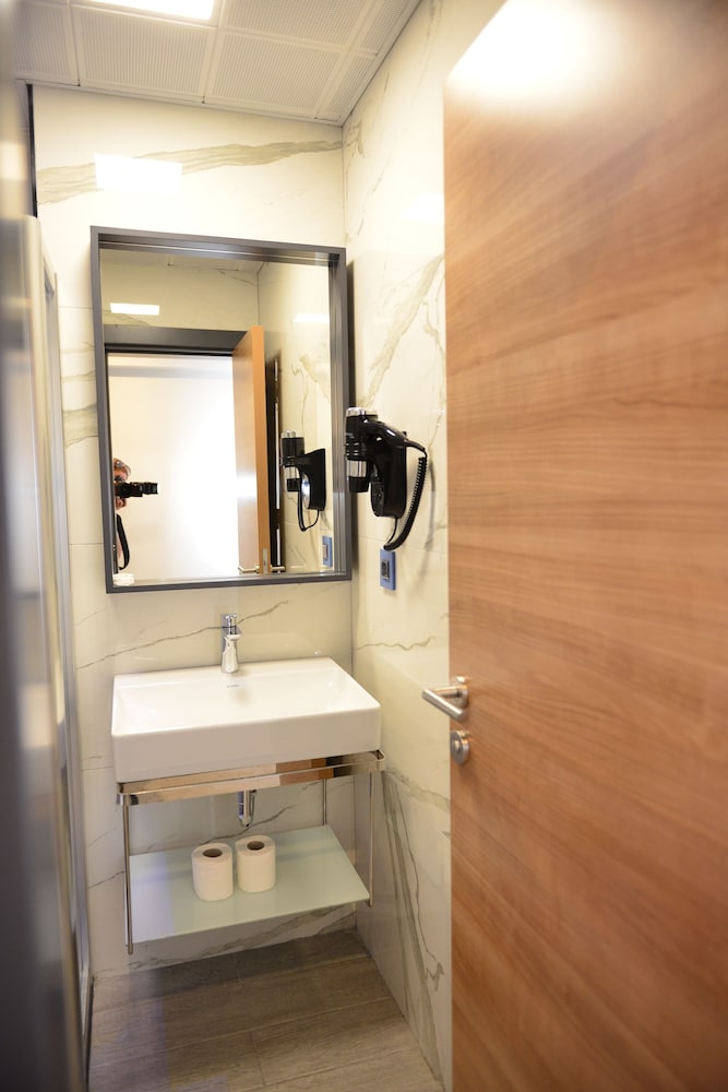 Oasis Hotel & Apartments Rezervasyon