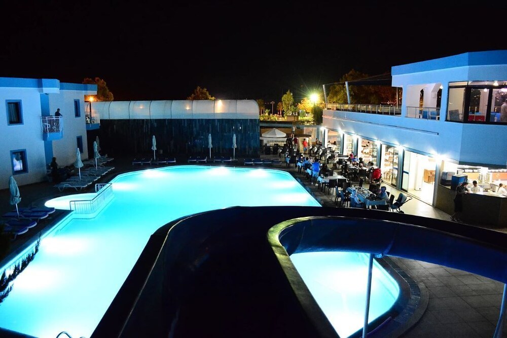 Costa Carina Resort Rezervasyon