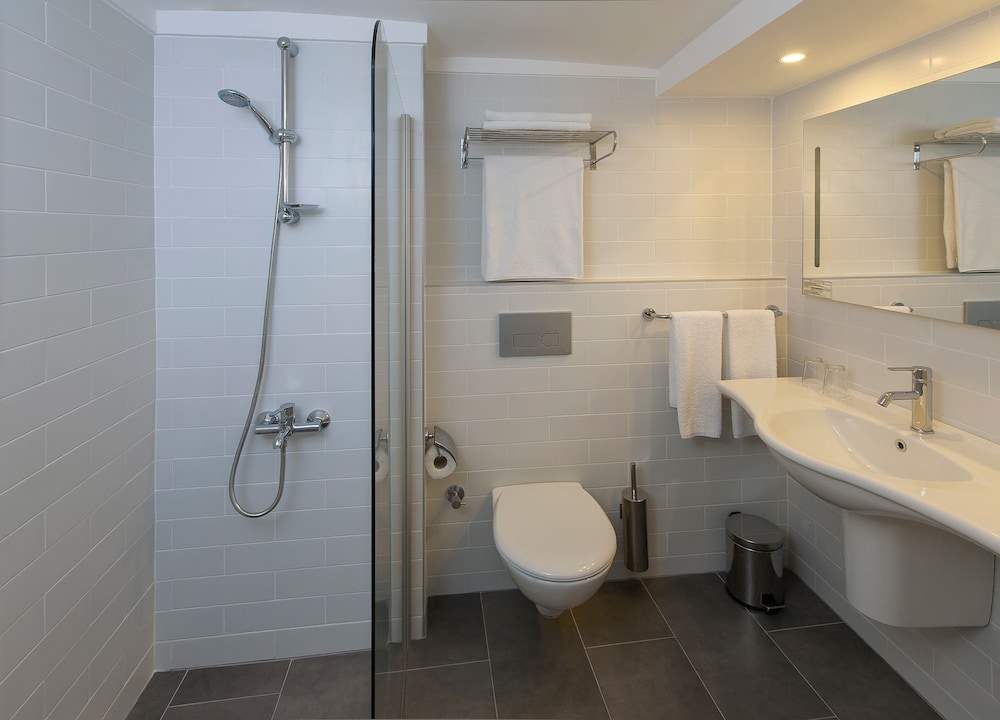 The Beachfront Hotel Rezervasyon