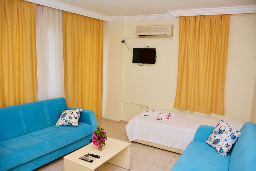 Avisos Hotel & Apartments Rezervasyon