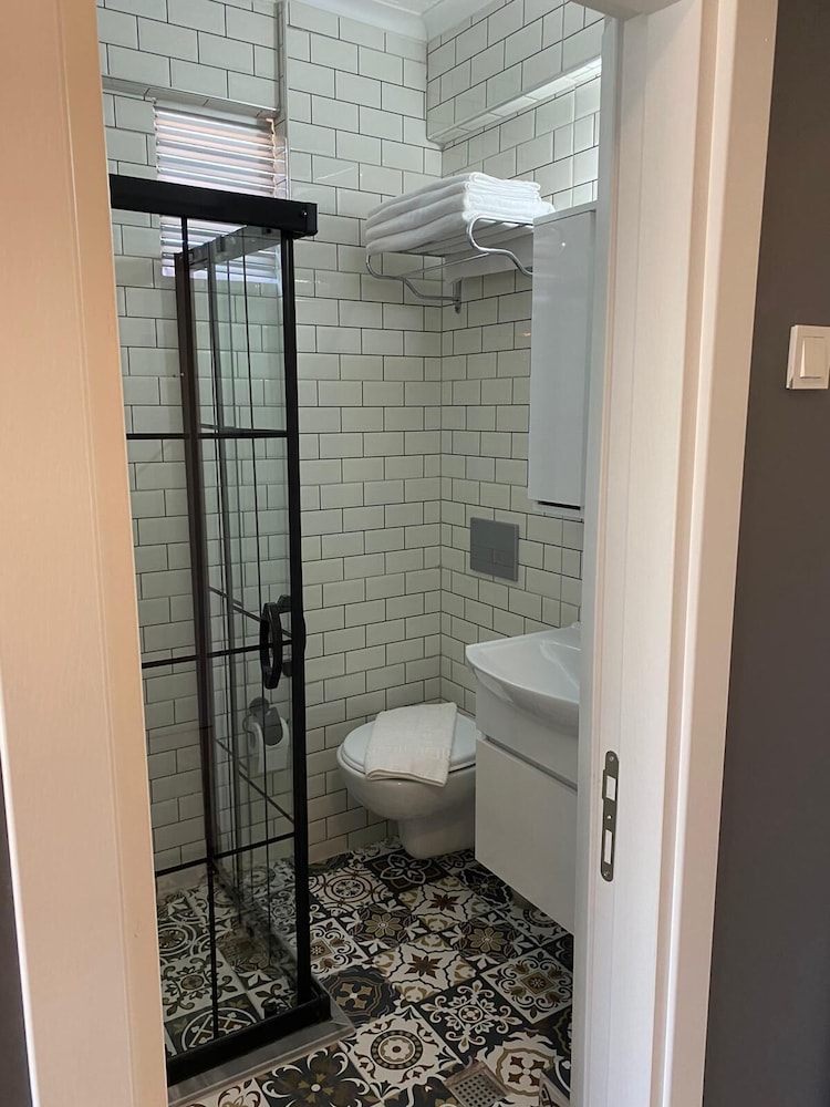 Avisos Hotel & Apartments Rezervasyon