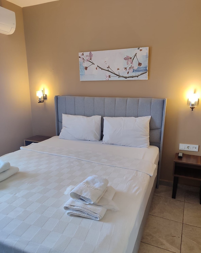 Avisos Hotel & Apartments Rezervasyon