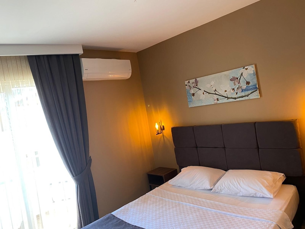Avisos Hotel & Apartments Rezervasyon