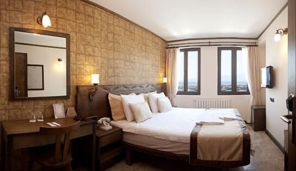 Assos Behram Rezervasyon