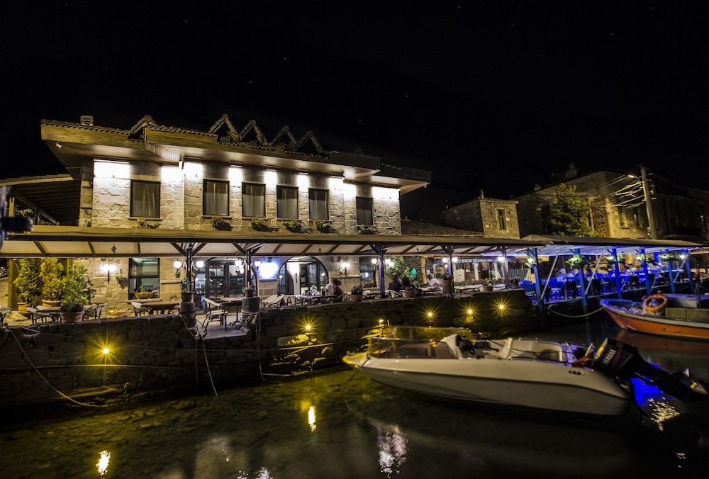 Assos Behram Rezervasyon