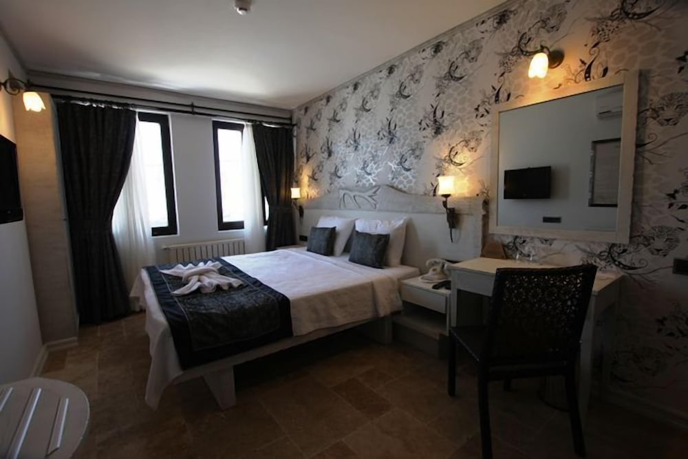 Assos Behram Rezervasyon