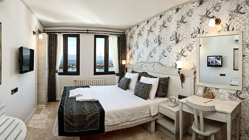 Assos Behram Rezervasyon