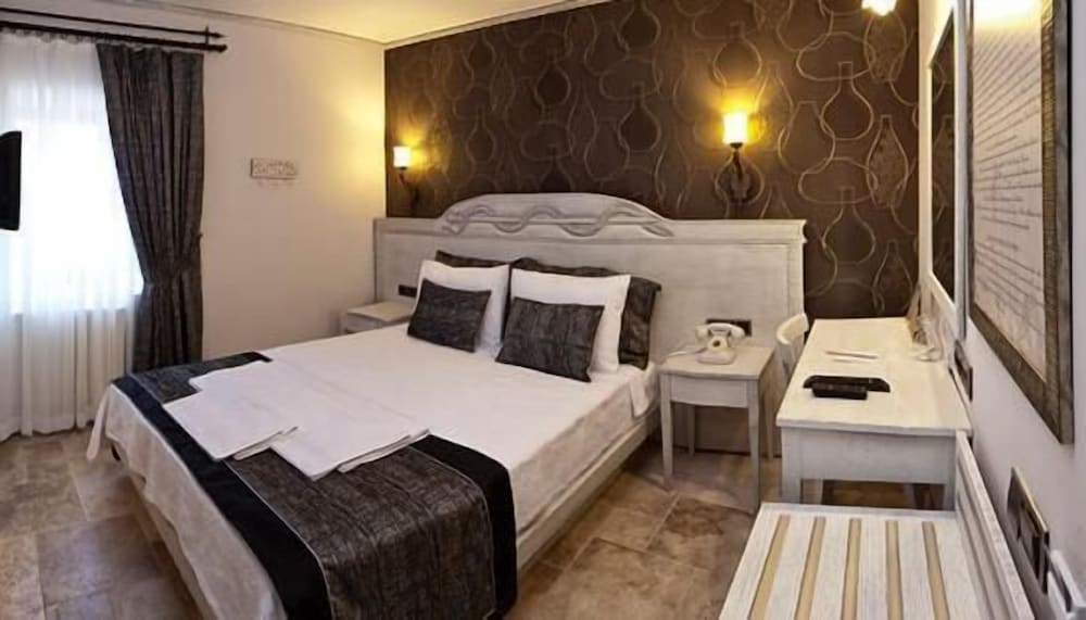 Assos Behram Rezervasyon