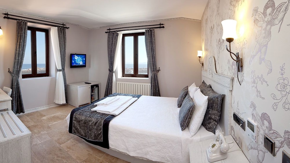 Assos Behram Rezervasyon