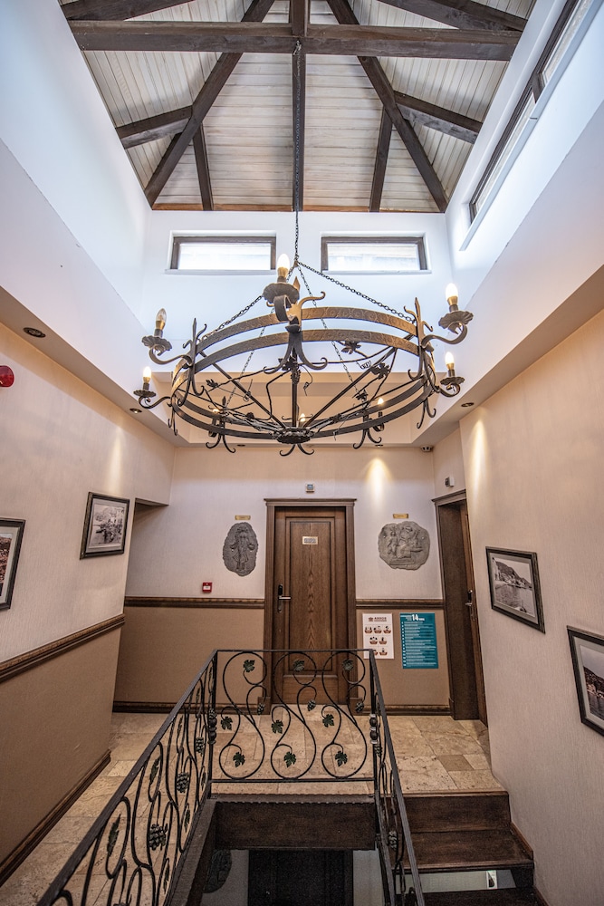 Assos Behram Rezervasyon