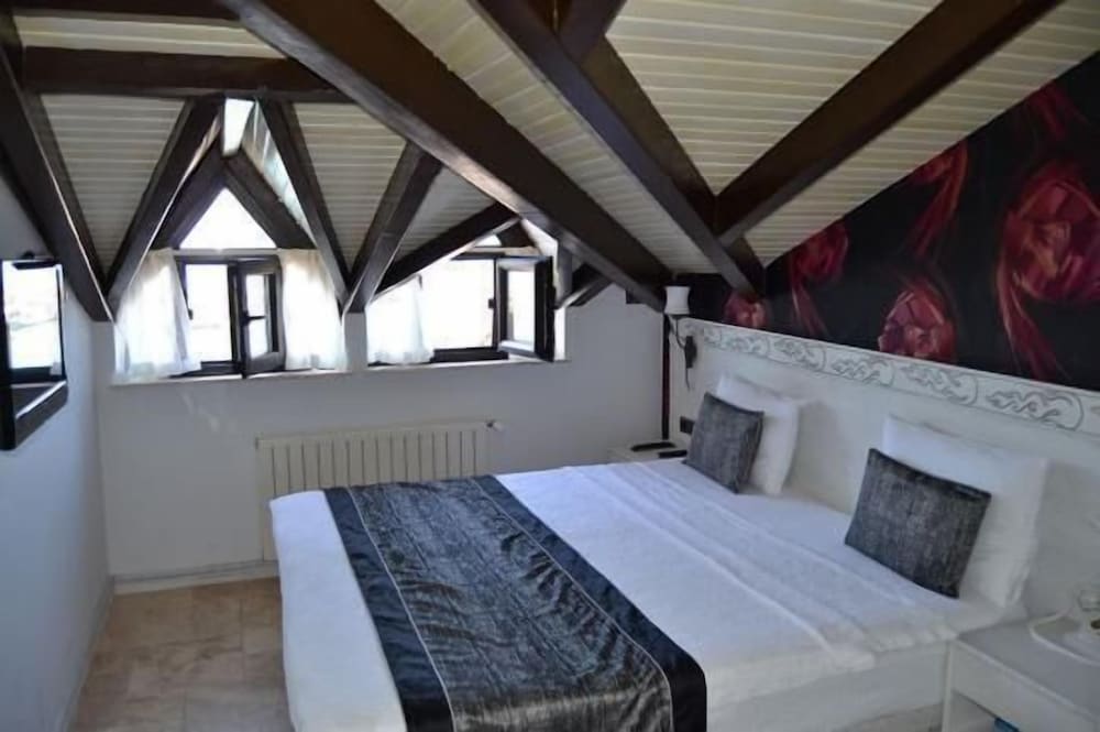 Assos Behram Rezervasyon