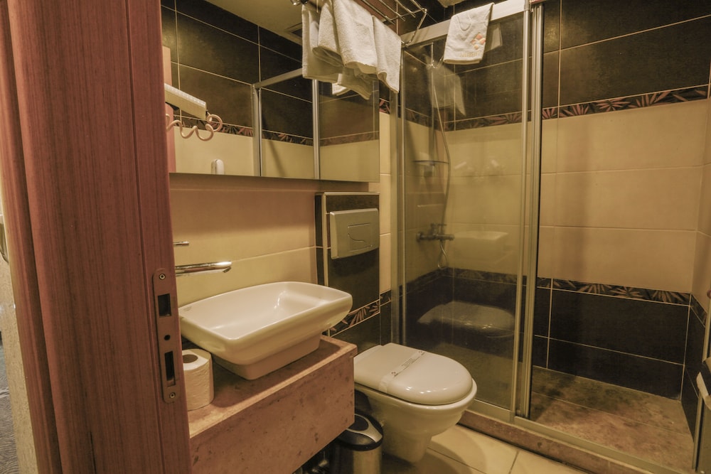 Nüzhet Otel Rezervasyon