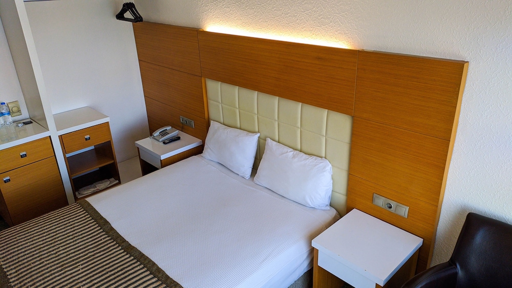 Nüzhet Otel Rezervasyon