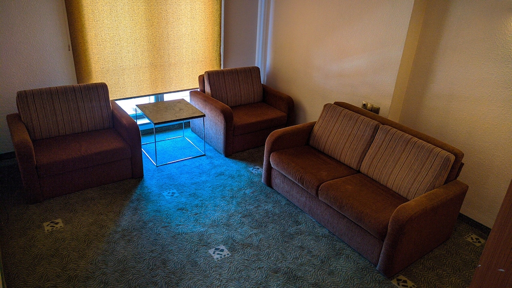 Nüzhet Otel Rezervasyon