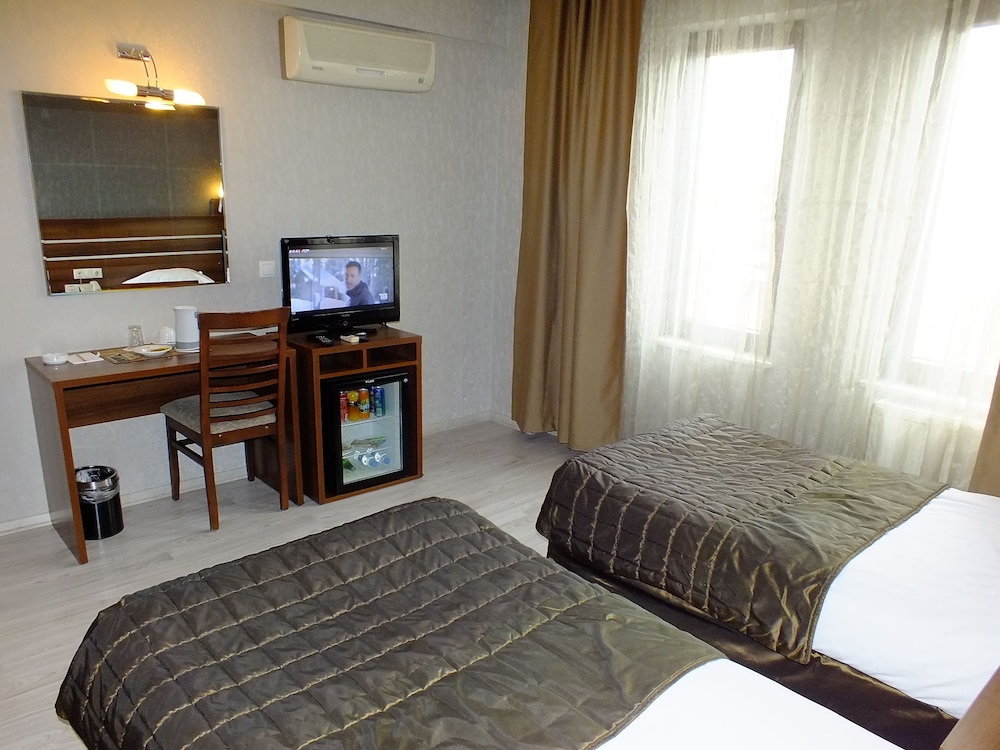 Lifos Hotel Rezervasyon