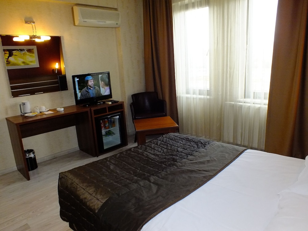 Lifos Hotel Rezervasyon