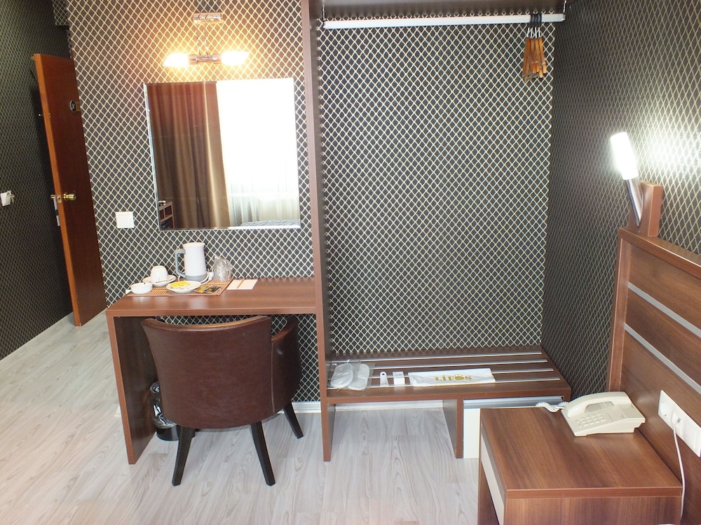 Lifos Hotel Rezervasyon