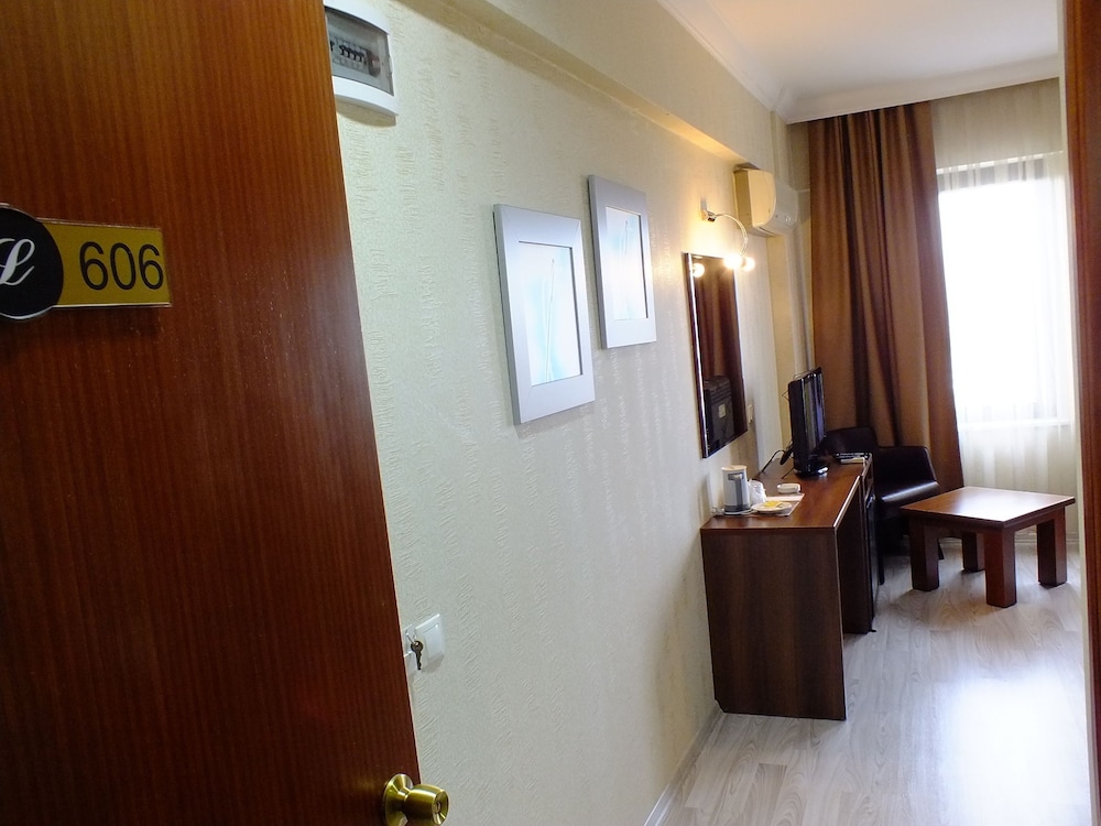 Lifos Hotel Rezervasyon