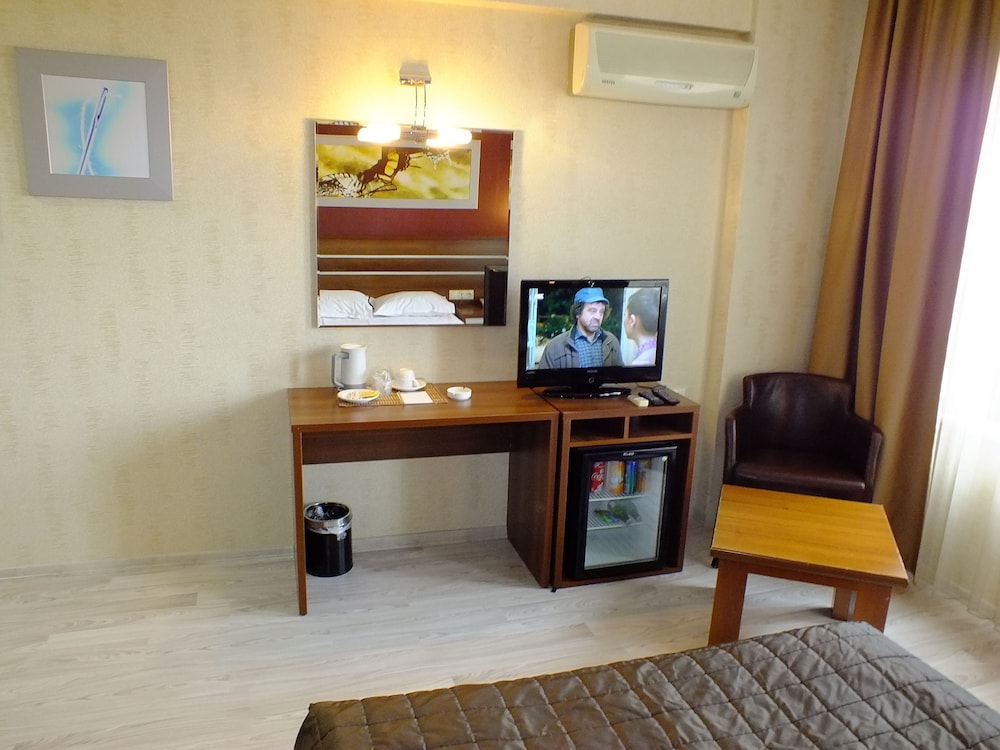 Lifos Hotel Rezervasyon