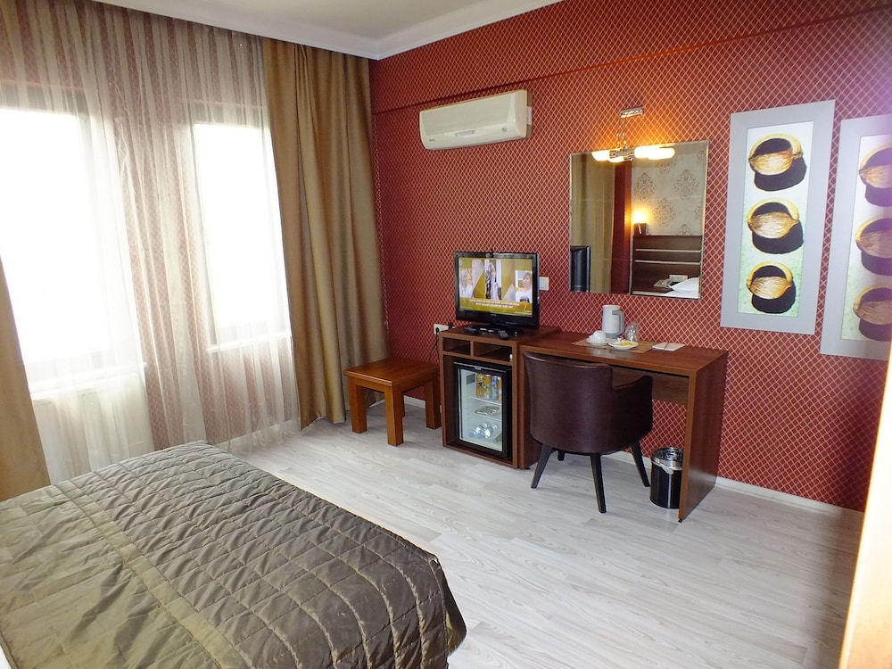 Lifos Hotel Rezervasyon