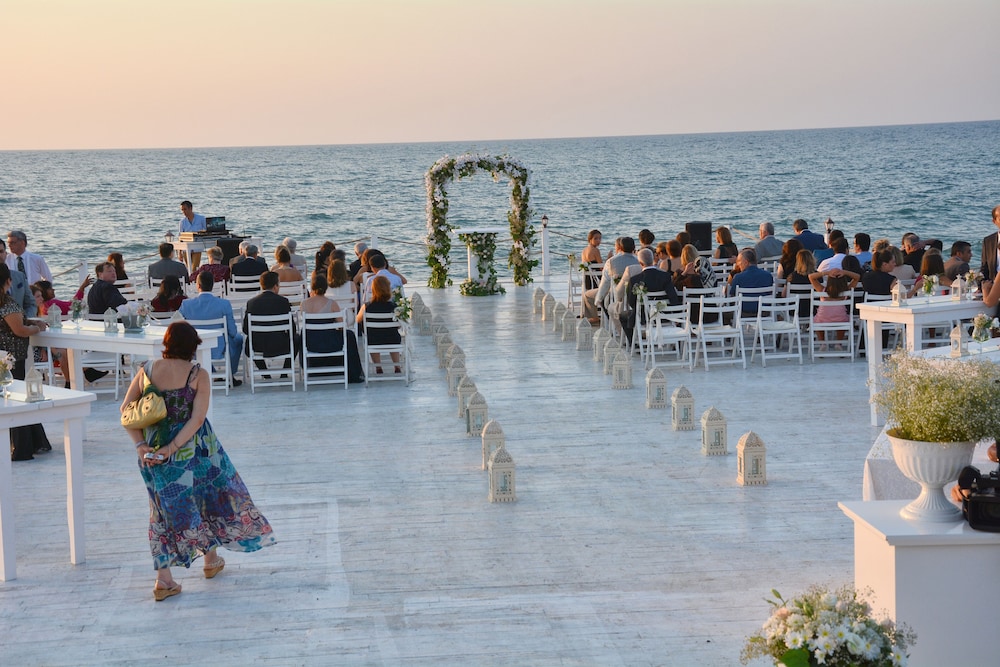 Issos Otel Rezervasyon