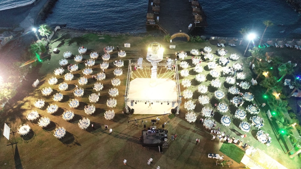 Issos Otel Rezervasyon