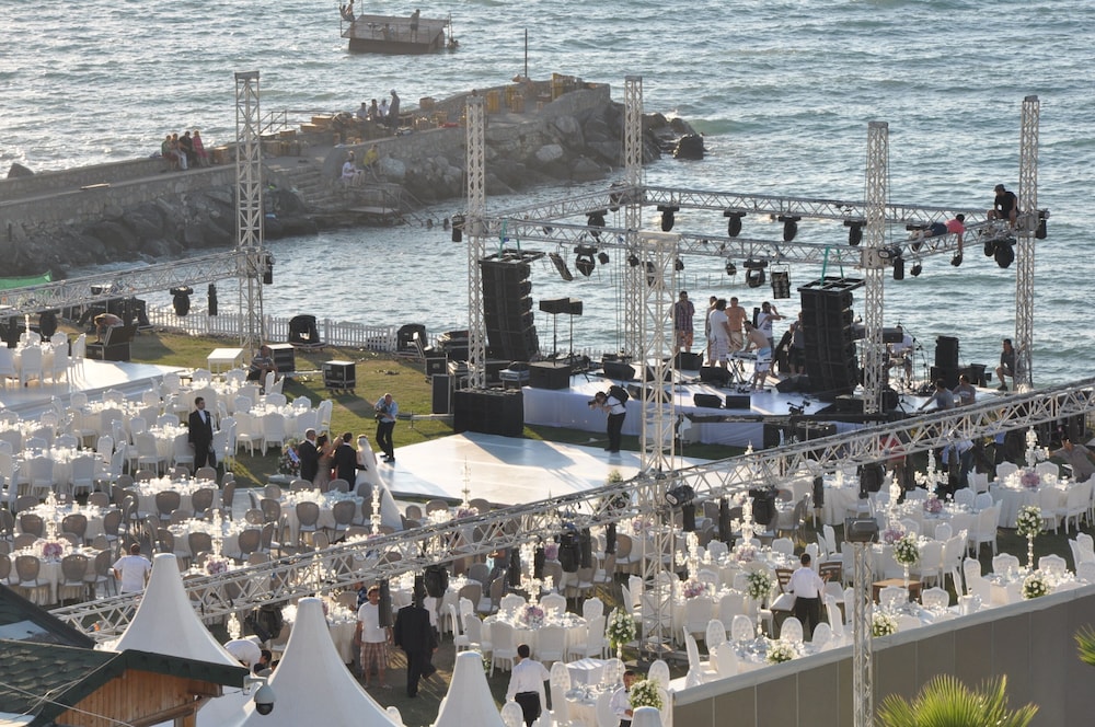 Issos Otel Rezervasyon