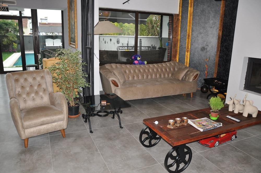 Atroa Butik Otel Rezervasyon