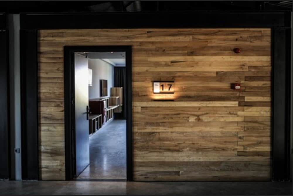 The Stay Warehouse Rezervasyon