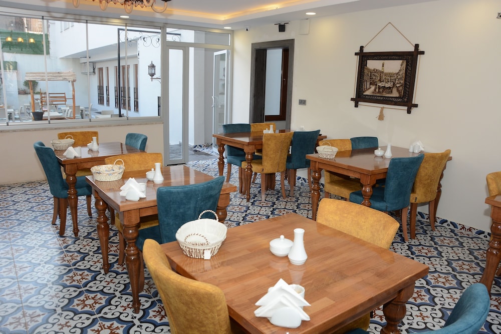 Ada Hotel Rezervasyon