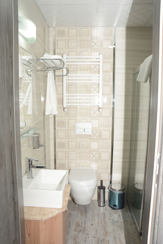 Ada Hotel Rezervasyon