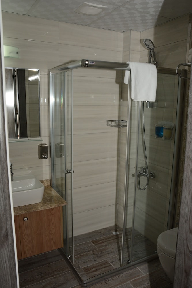 Ada Hotel Rezervasyon