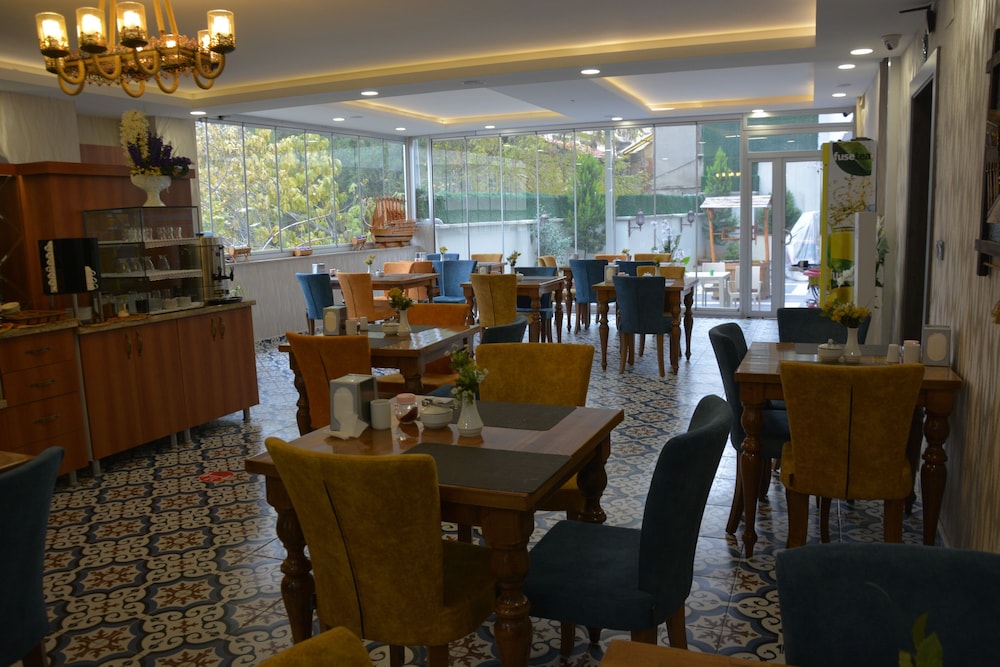 Ada Hotel Rezervasyon