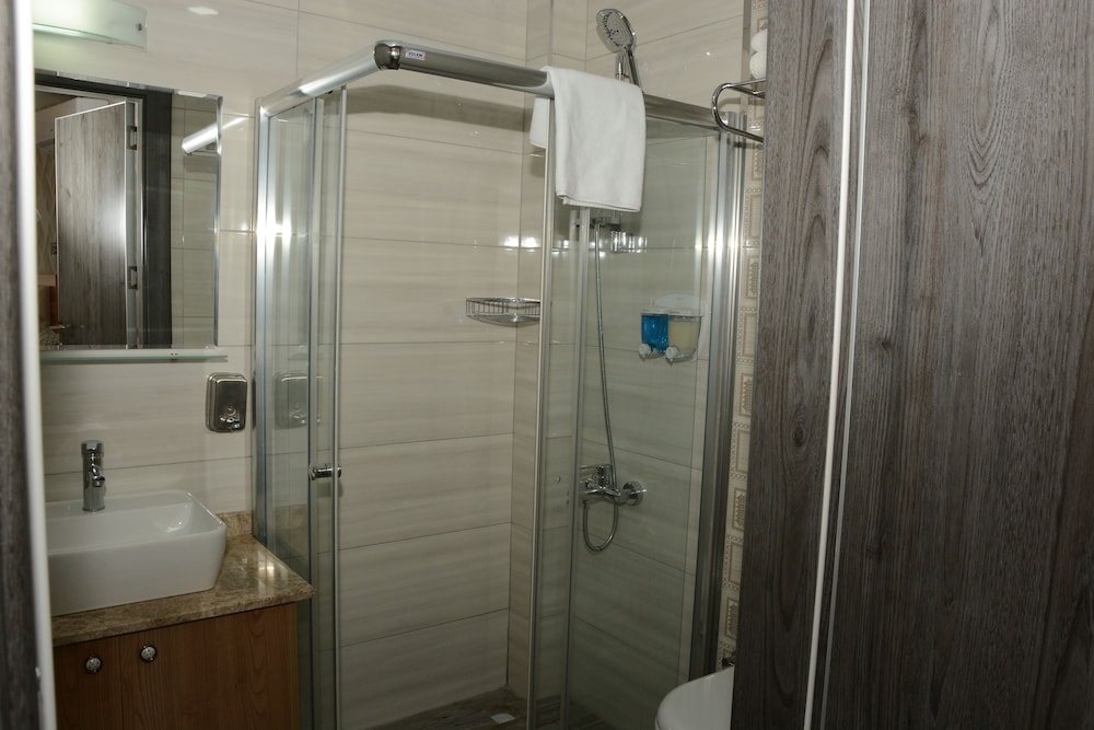 Ada Hotel Rezervasyon