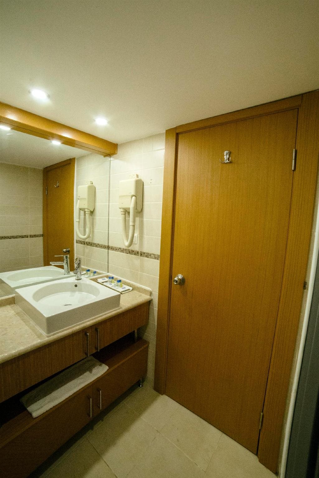 Patalya Lakeside Resort Hotel Rezervasyon