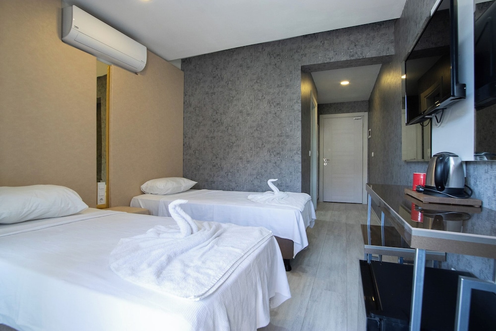 Emilia Hotel Rezervasyon