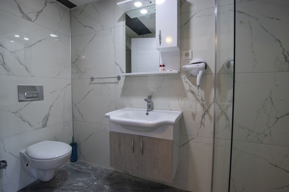 Emilia Hotel Rezervasyon