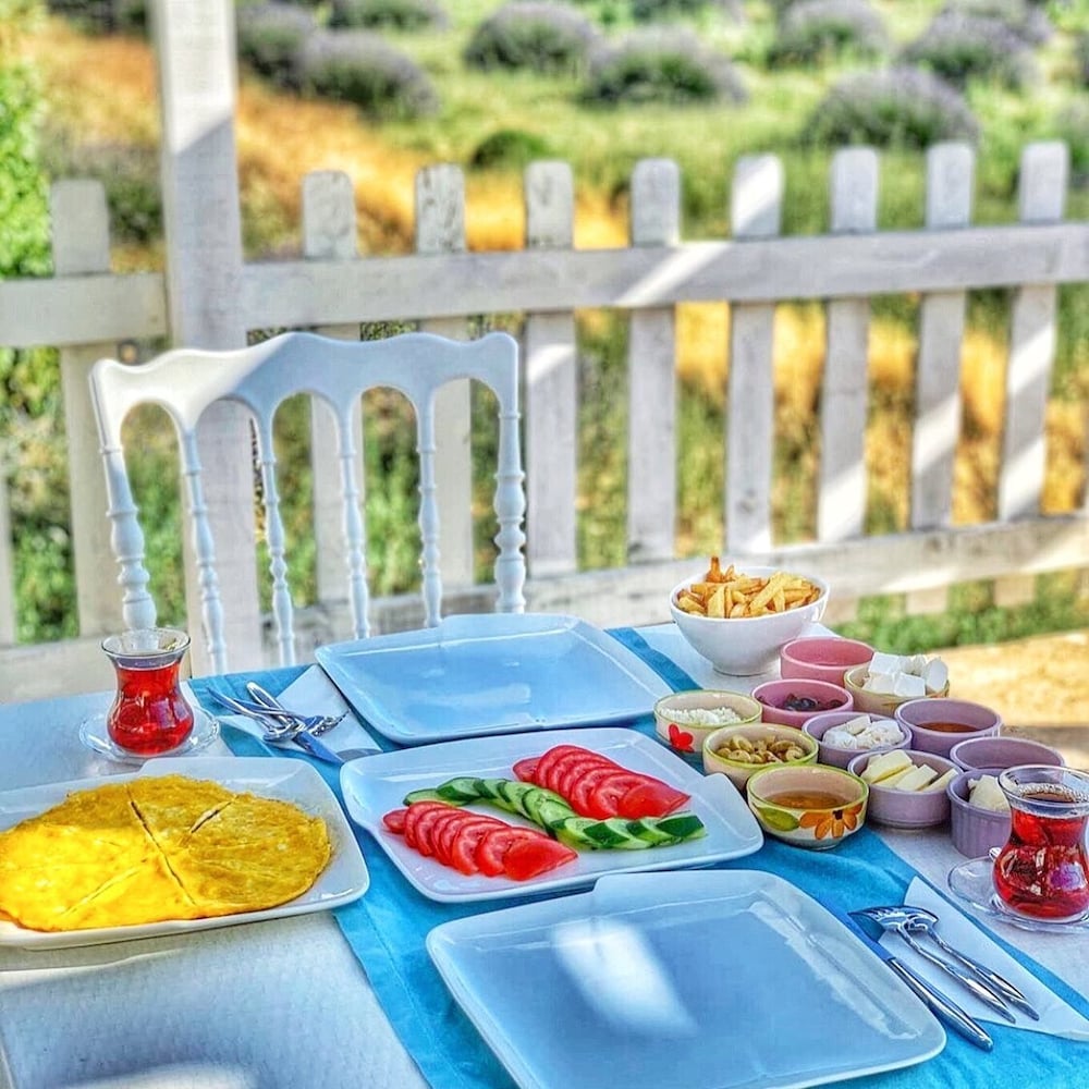 Aliya Garden Köy Evi ve Lezzetleri Rezervasyon
