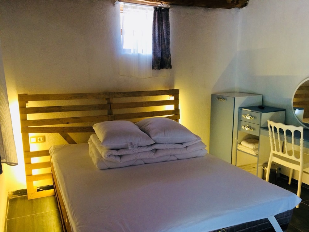 Aliya Garden Köy Evi ve Lezzetleri Rezervasyon